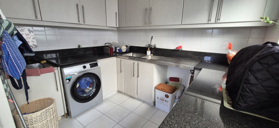 4 Bedroom Property for Sale in Van Riebeeckstrand Western Cape